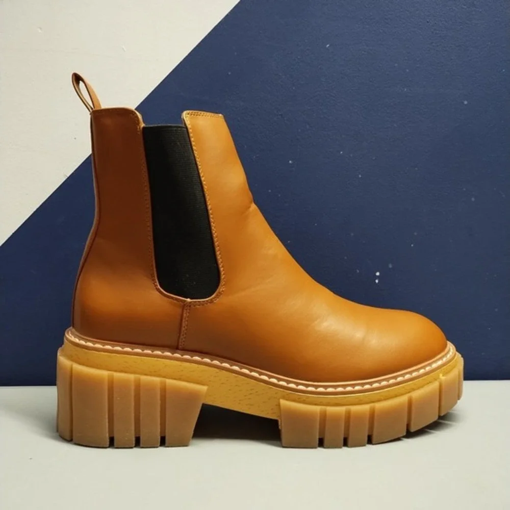 Madden Girl Phoebee Lug Chelsea Boots Mens US 9.5M Brown Round Toe Ankle Pull On